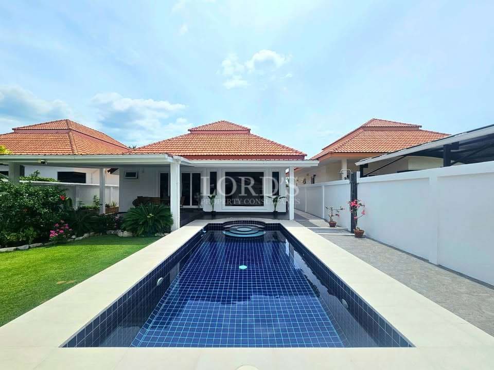 Modern villa with swimming pool